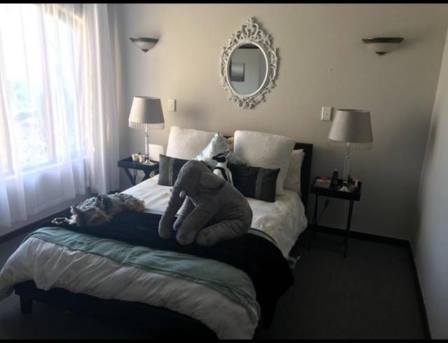 1 BEDROOM APARTMENT FOR SALE IN FOURWAYS